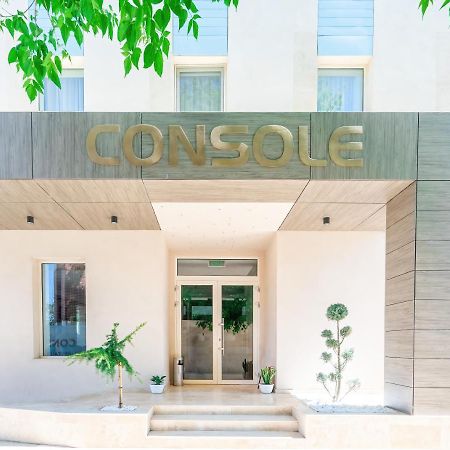 Hotel Console سلوبوزيا المظهر الخارجي الصورة