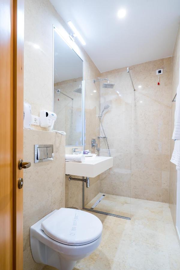 Hotel Console سلوبوزيا المظهر الخارجي الصورة