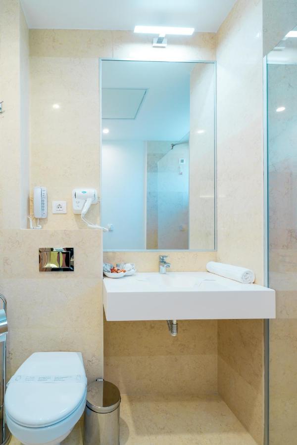 Hotel Console سلوبوزيا المظهر الخارجي الصورة